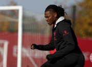 九游娱乐官方网站-米兰竞技队训练场上积极备战