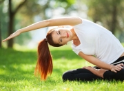 九游娱乐首页-赛道与绿茵的交叉点，奥斯梅恩在F1揭幕战的统治与摩纳哥的险胜启示