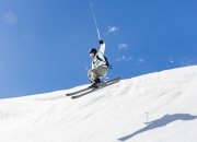 九游娱乐app下载-冰火交锋，国羽力克韩国，桃田贤斗点燃赛场之夜