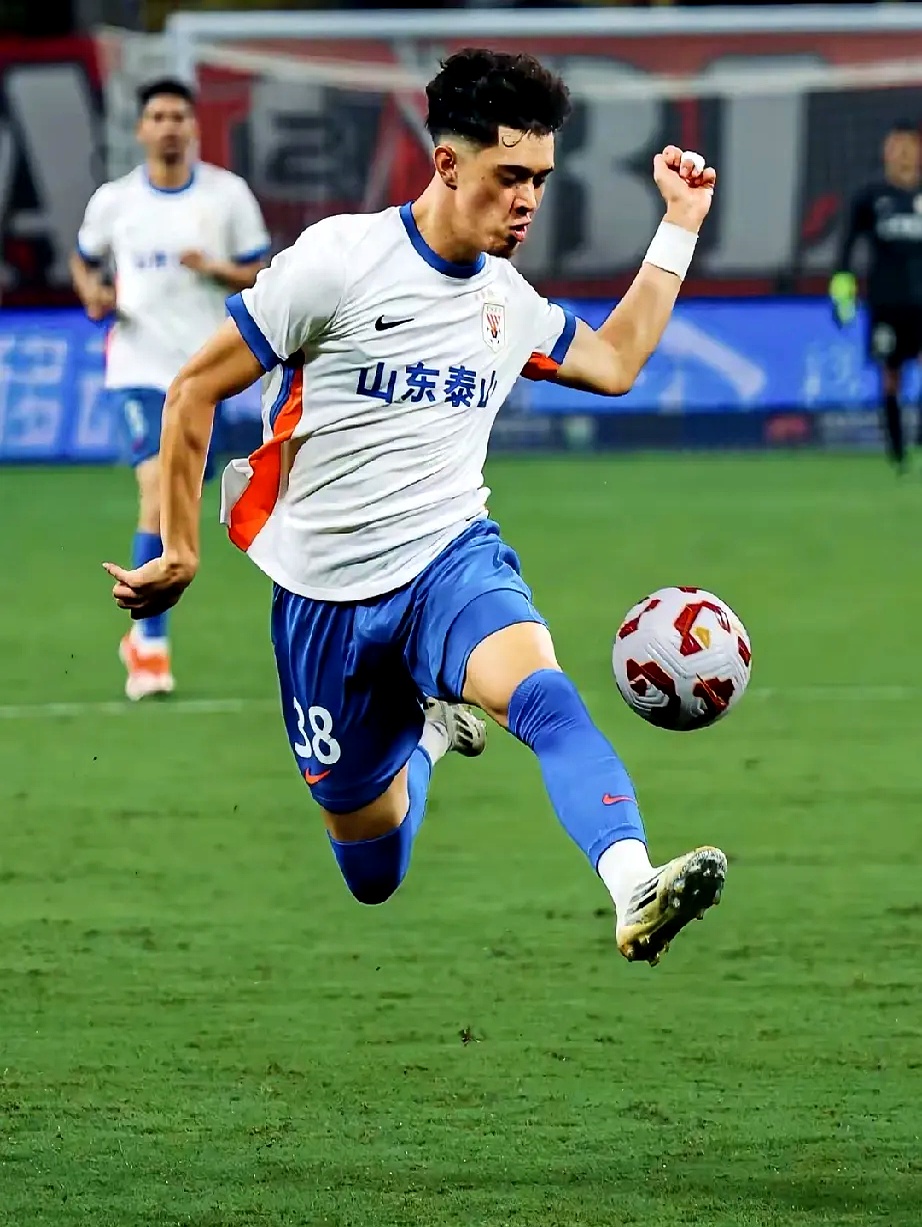 关于主力球员受伤退出比赛,队伍实力受到严重考验的信息 关于主力球员受伤退出比赛,队伍实力受到严重考验的信息