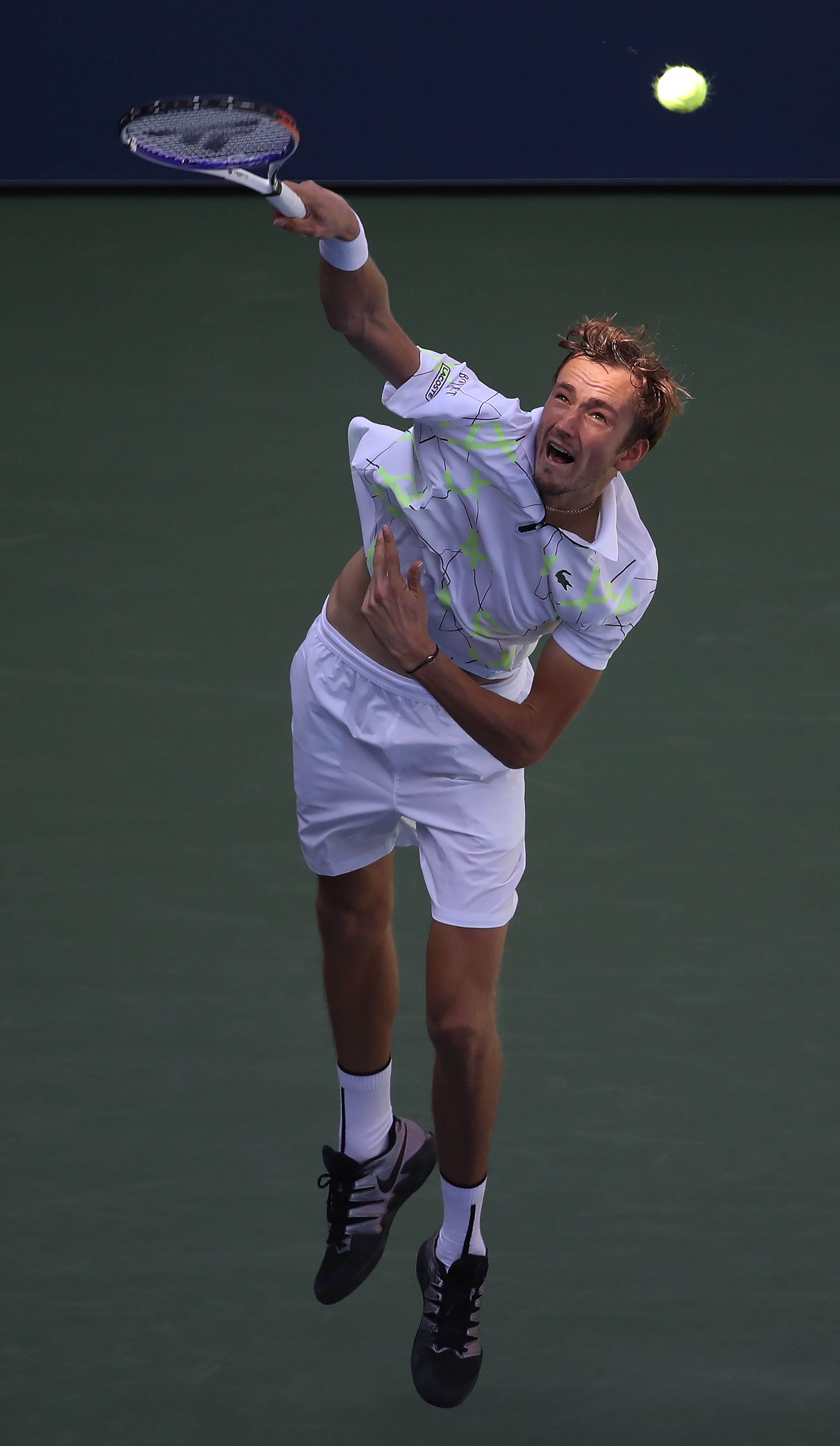 包含美国网球队碾压世界网球队，梅德韦杰夫绝境逆转的词条