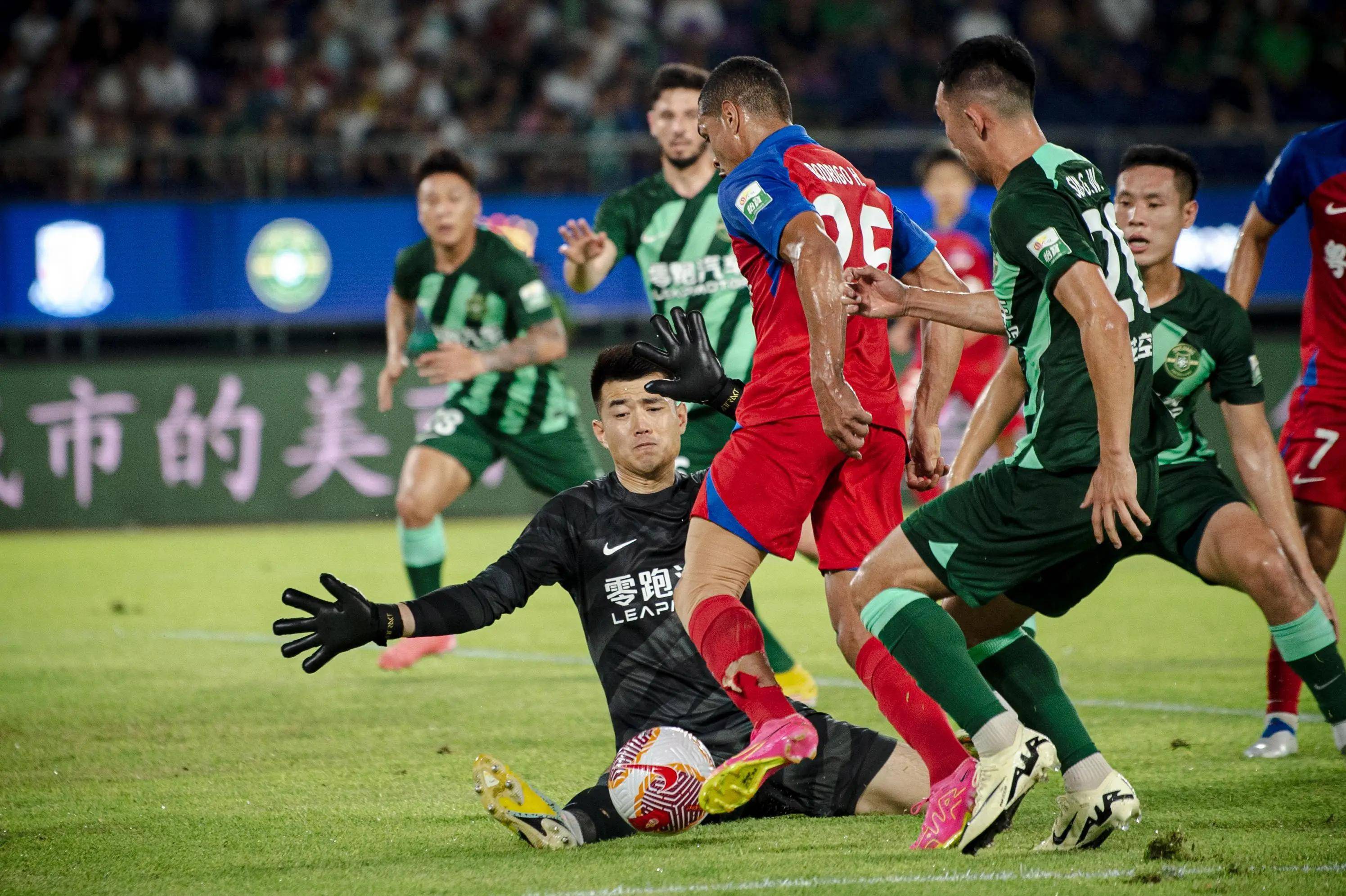 包含广州恒大惨遭淘汰,球迷失望不已的词条 包含广州恒大惨遭淘汰,球迷失望不已的词条