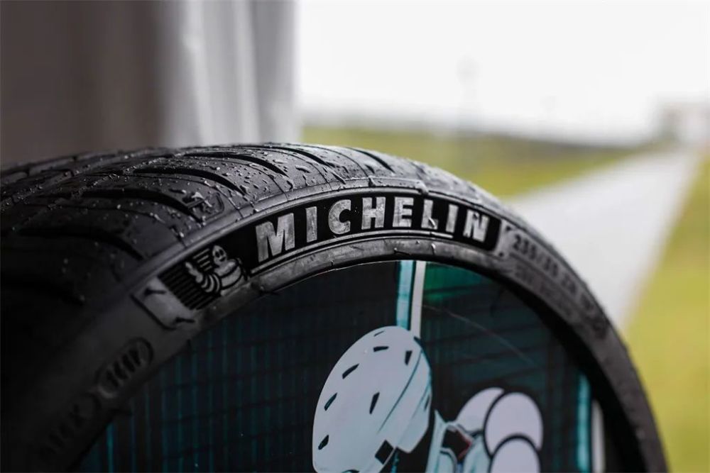 南安普顿凭借强劲表现获胜,保级形势向好 南安普顿凭借强劲表现获胜,保级形势向好