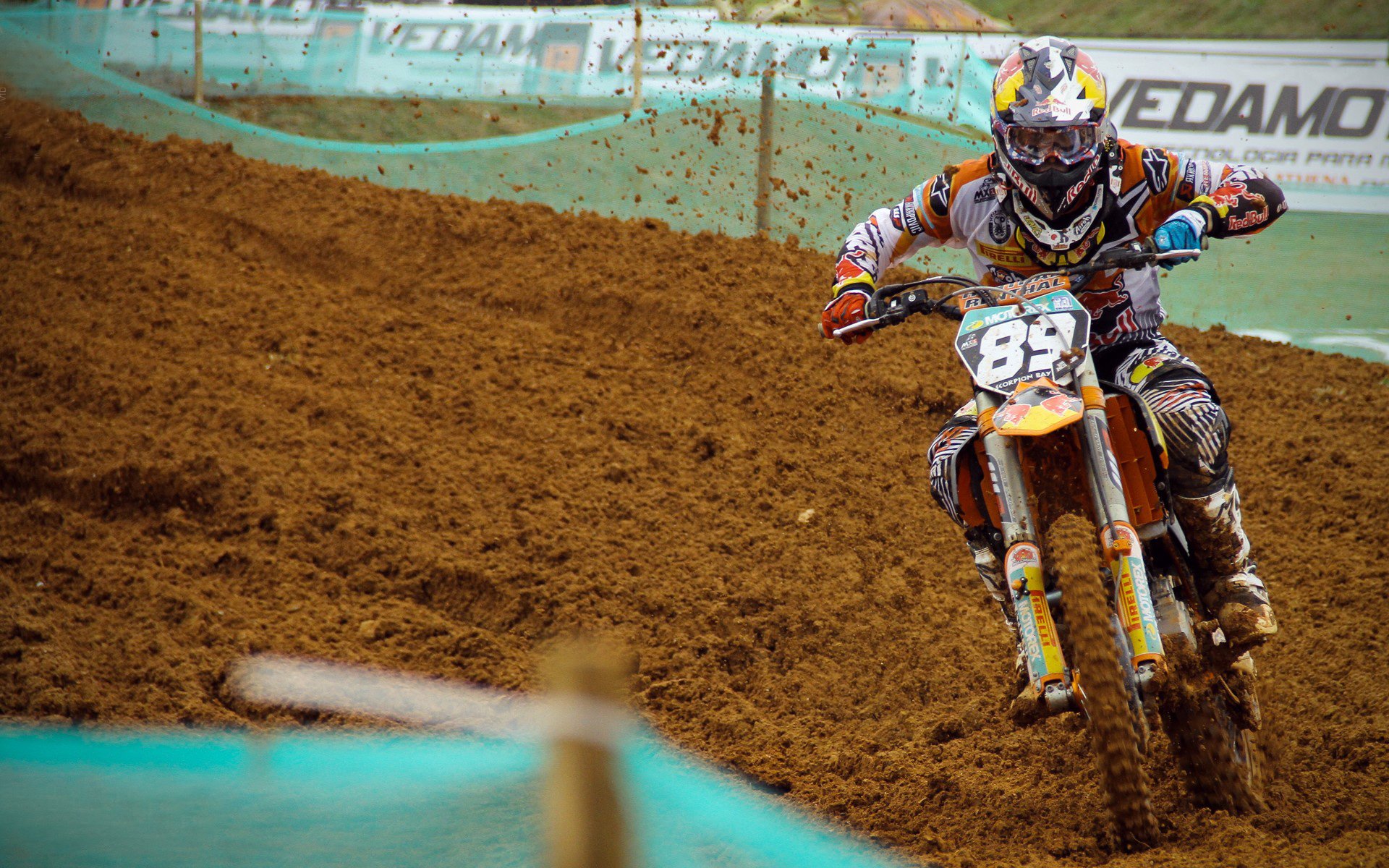 阿尔瓦雷斯爆发点燃圣保罗，那不勒斯正面击溃国际米兰登顶意甲之巅