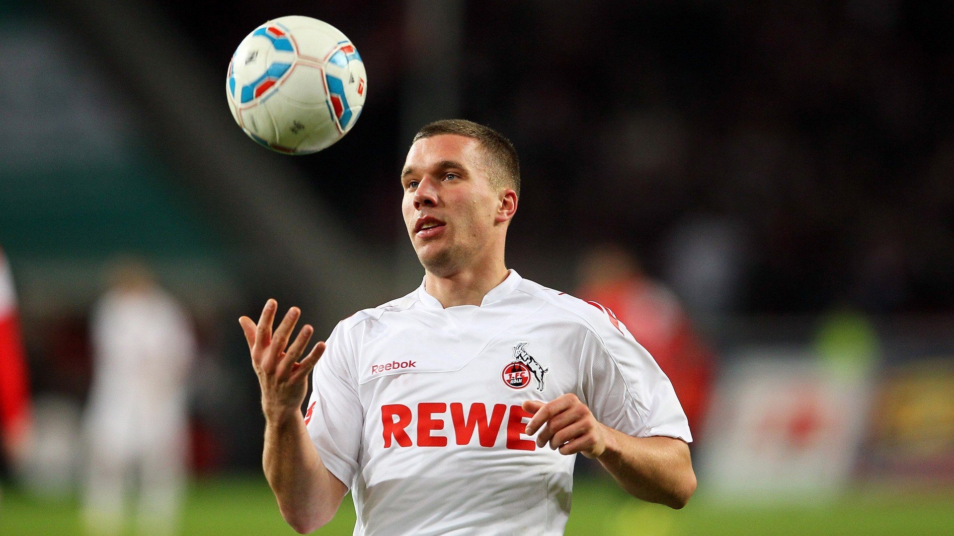 奥斯梅恩刷新纪录，雷恩冲垮委内瑞拉，非洲雄鹰展翅，南美劲旅失蹄