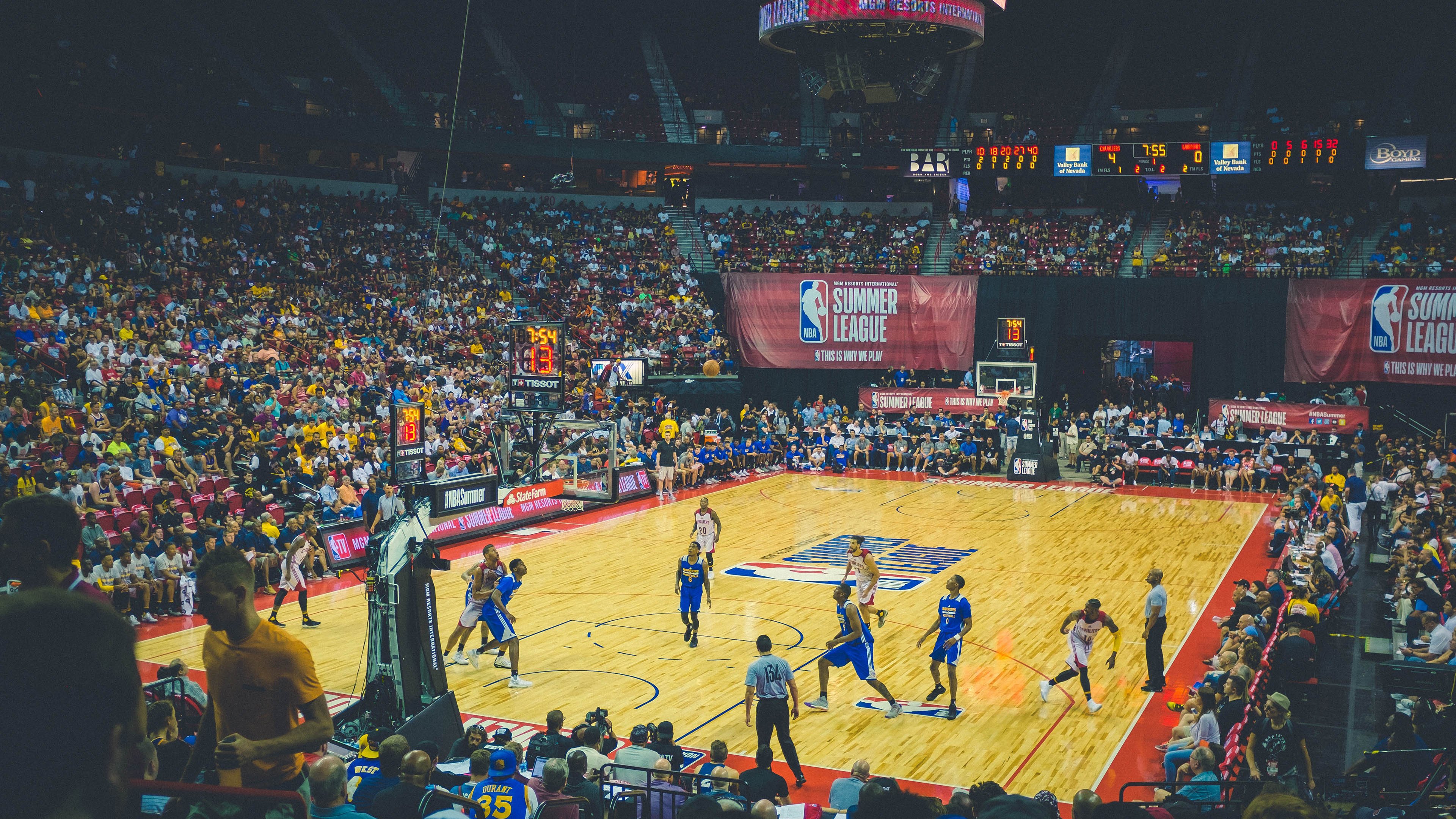 勇士铁壁锁王权,字母神迹铸永恒—当团队压制与个人巅峰同夜闪耀