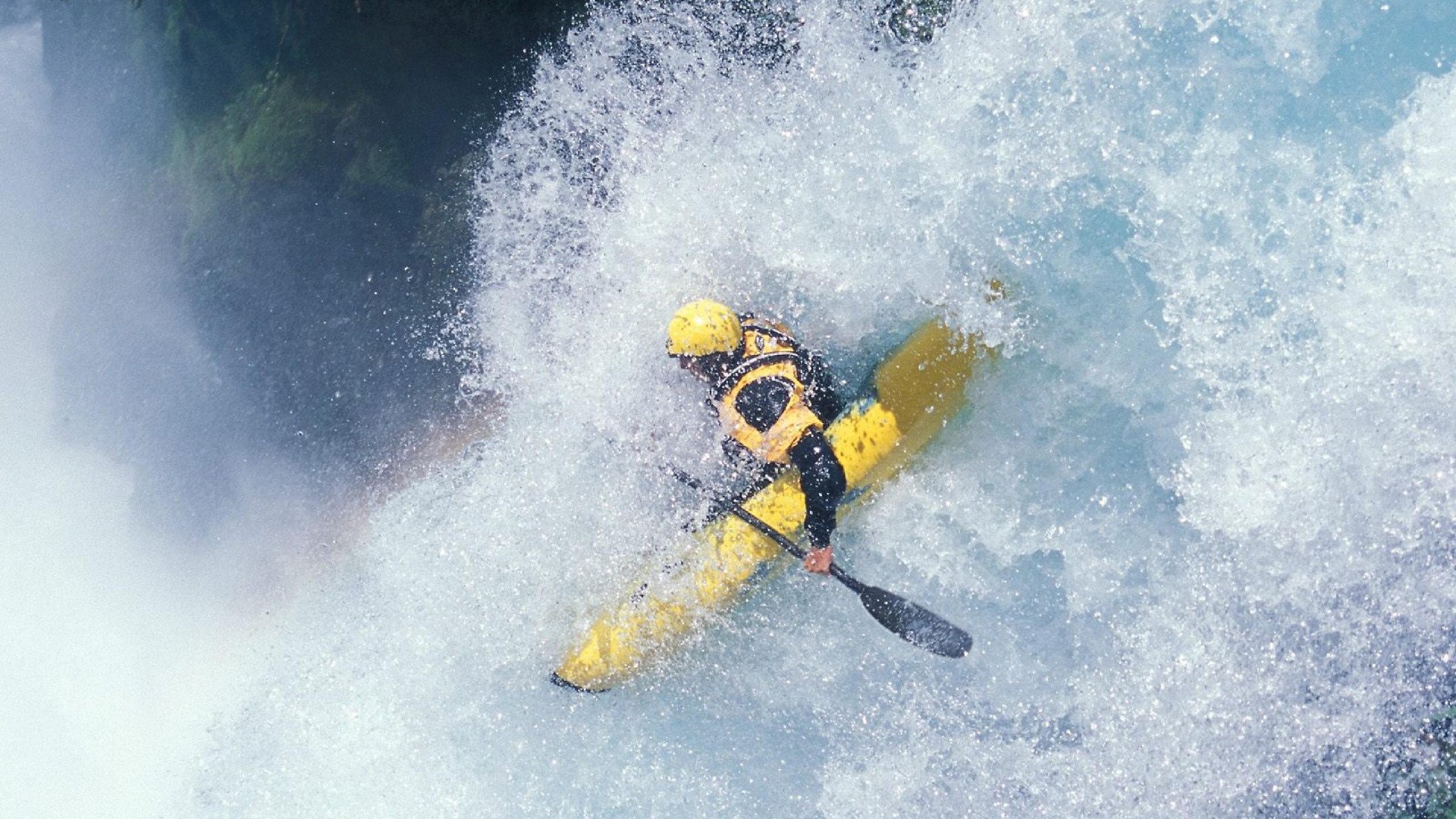 赛道上的孤勇者，阿隆索扛起红牛车队力克梅赛德斯